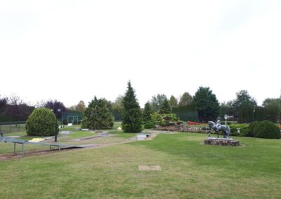 A sportpark lovasszoborral