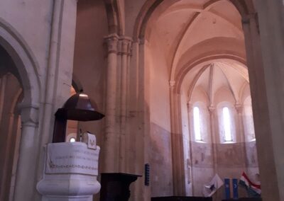 Szentély és szószék