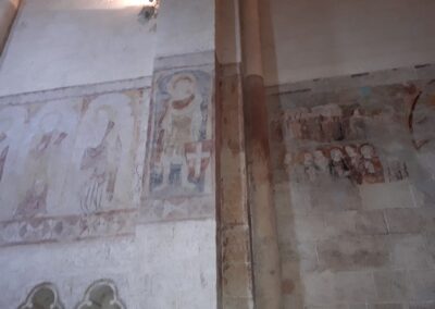 13. századi freskótöredékek