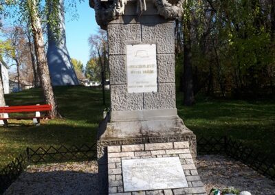 Az egykor itt szolgáló katonák emlékére