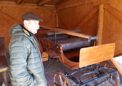 Házigazdánk szívesen mesél gyűjteményéről